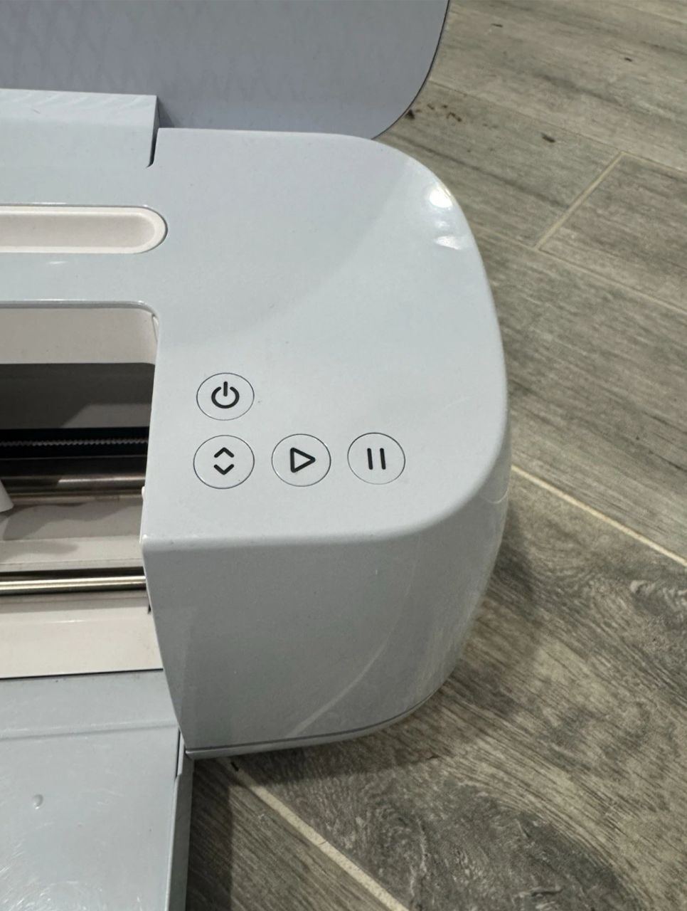 Cricut Maker 3 BUNDLE WITH NEW CASE & EXTRAS CUTTING MACHINE - Image 4