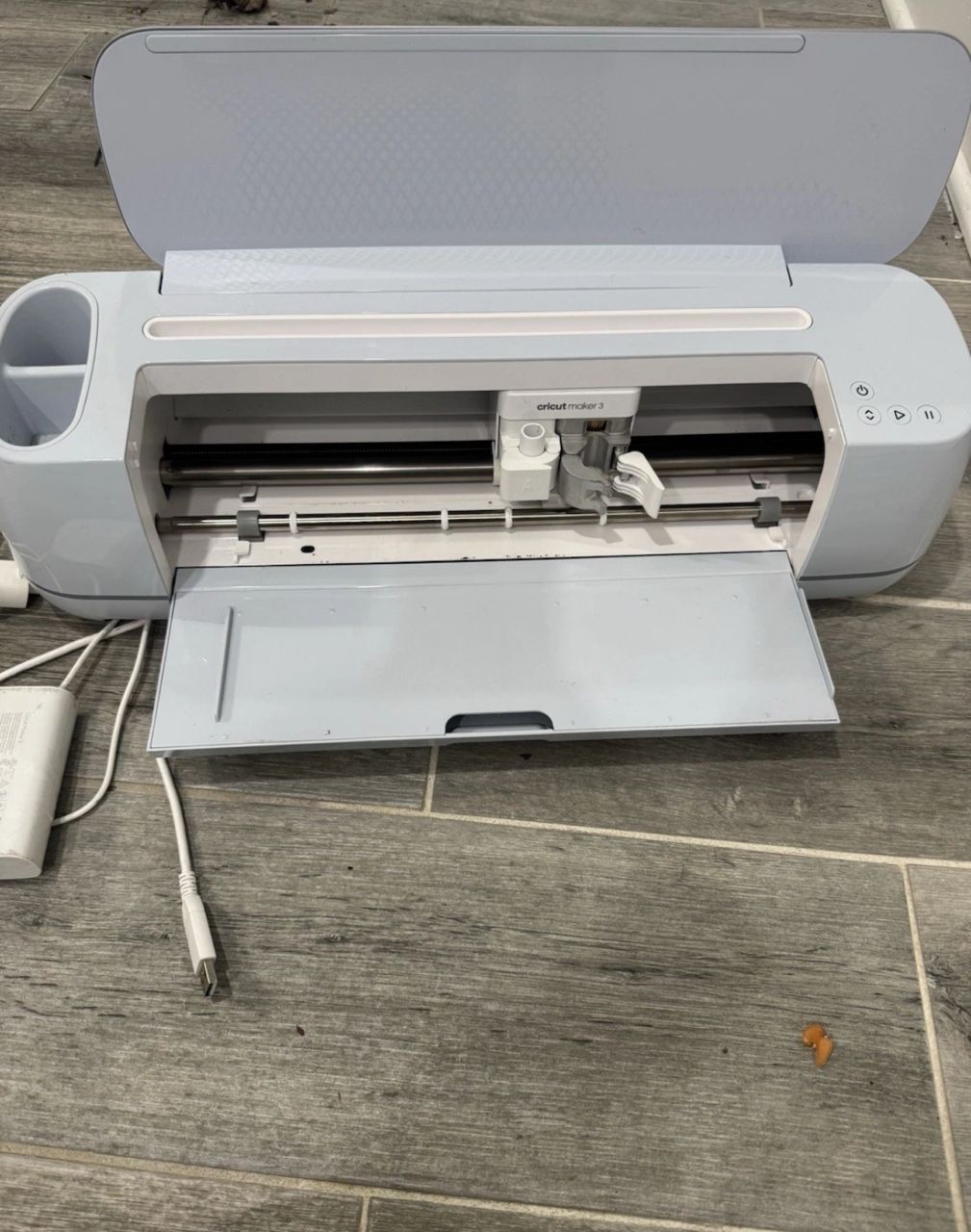Cricut Maker 3 BUNDLE WITH NEW CASE & EXTRAS CUTTING MACHINE - Image 5