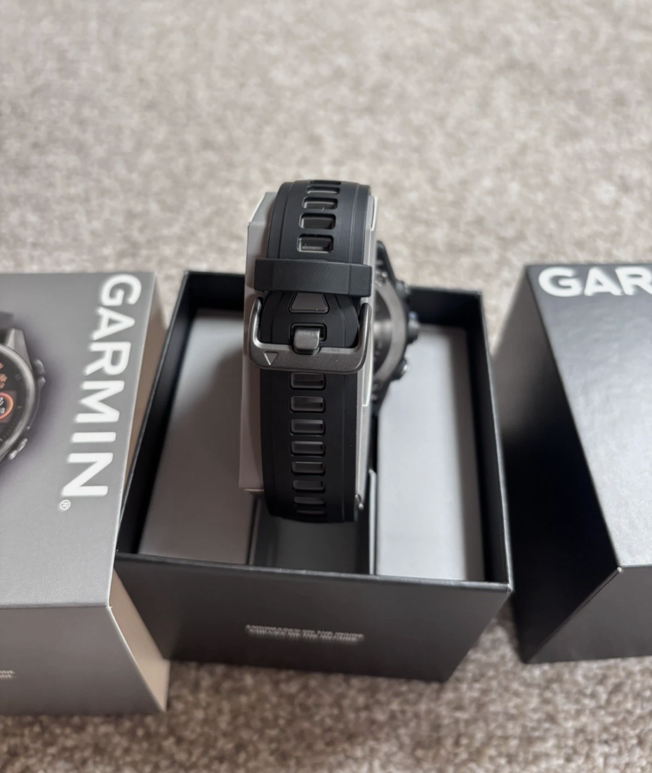 Garmin Fenix 8 AMOLED Sapphire 43mm – Premium Multisport GPS Smartwatch - Image 3