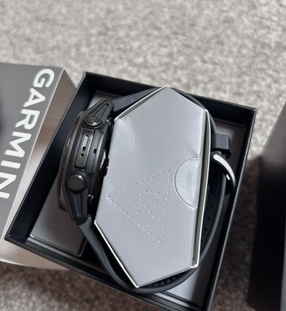 Garmin Fenix 8 AMOLED Sapphire 43mm – Premium Multisport GPS Smartwatch - Image 5