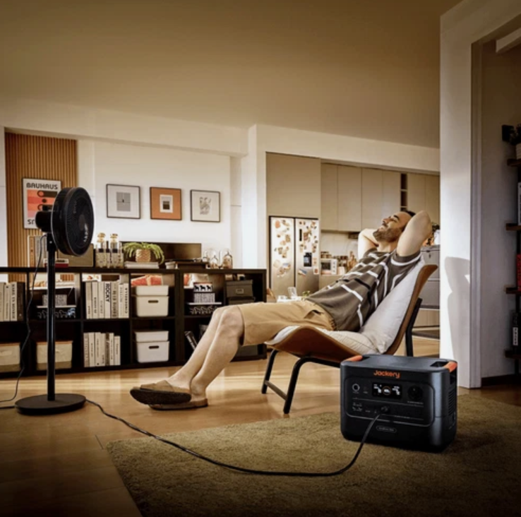 Jackery Explorer 3000 v2 Portable Power Station 3072Wh capacity and 3600W output - Image 4